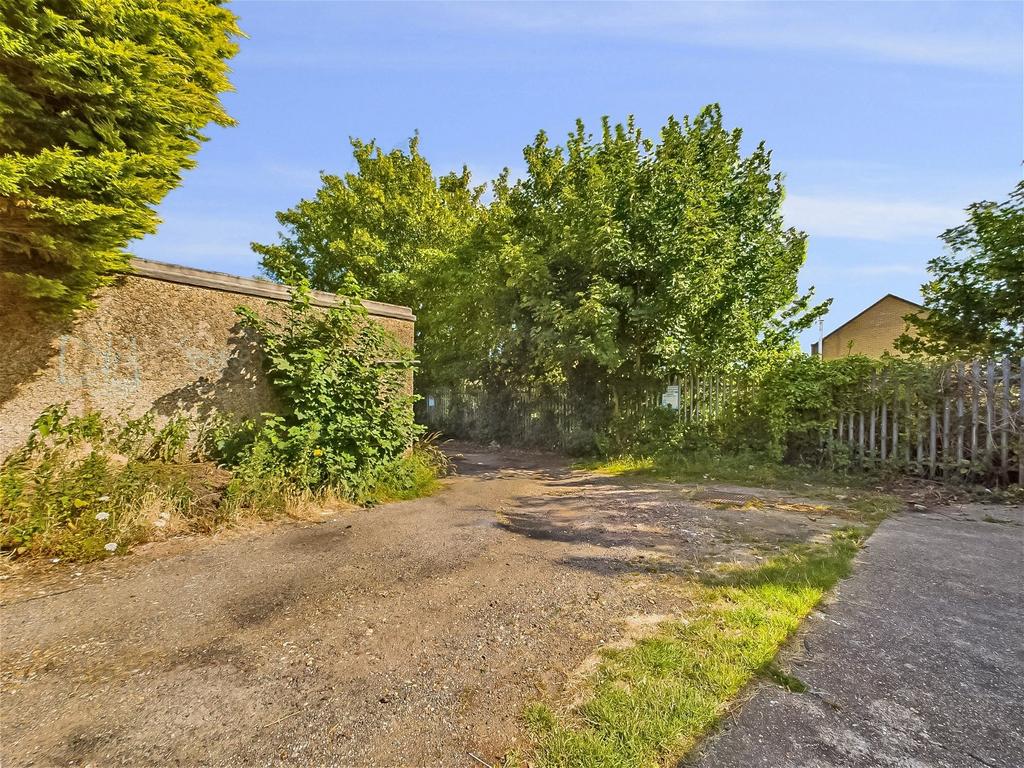 Hove, BN3 6GH Garage for sale £300,000
