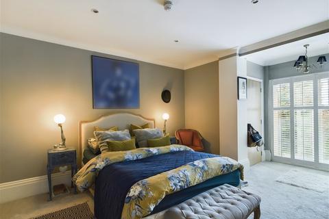 4 bedroom flat for sale - 39-41 Wilbury Villas, Hove, BN3 6SE