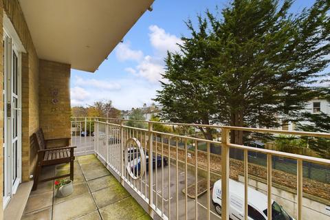 2 bedroom apartment for sale, Eaton Gardens, Hove BN3 3TN