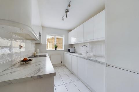 2 bedroom apartment for sale, Eaton Gardens, Hove BN3 3TN