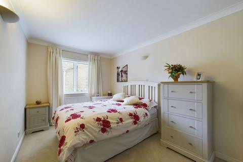 2 bedroom apartment for sale, Eaton Gardens, Hove BN3 3TN