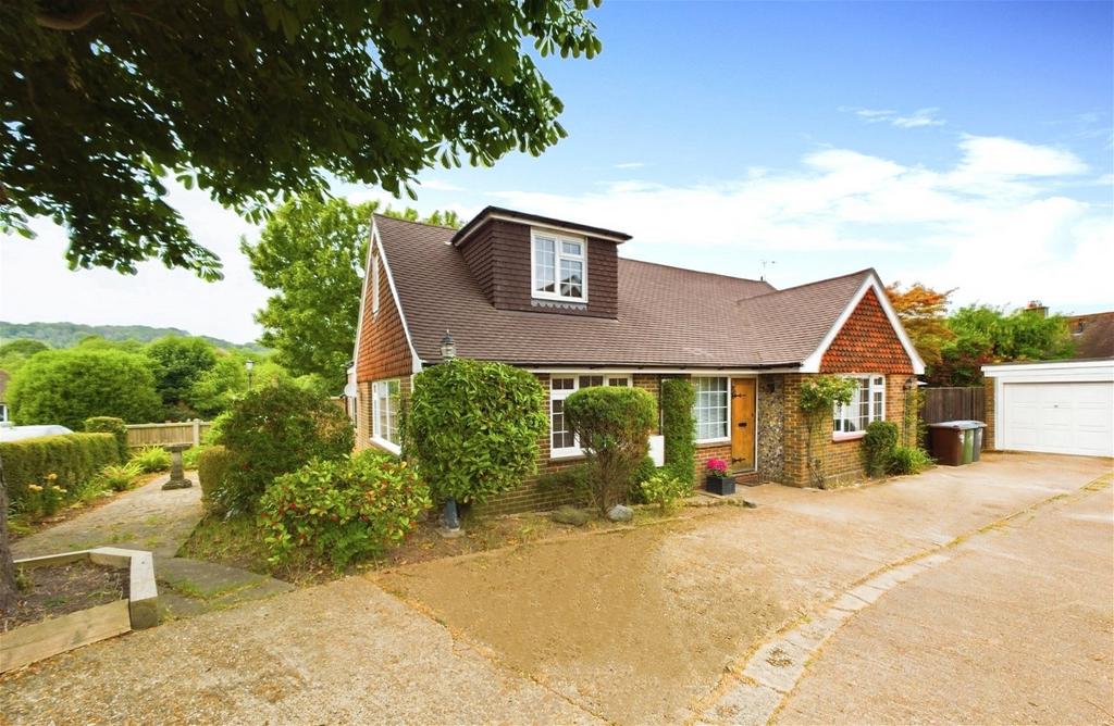 Findon Village BN14 3 bed chalet for sale £650,000