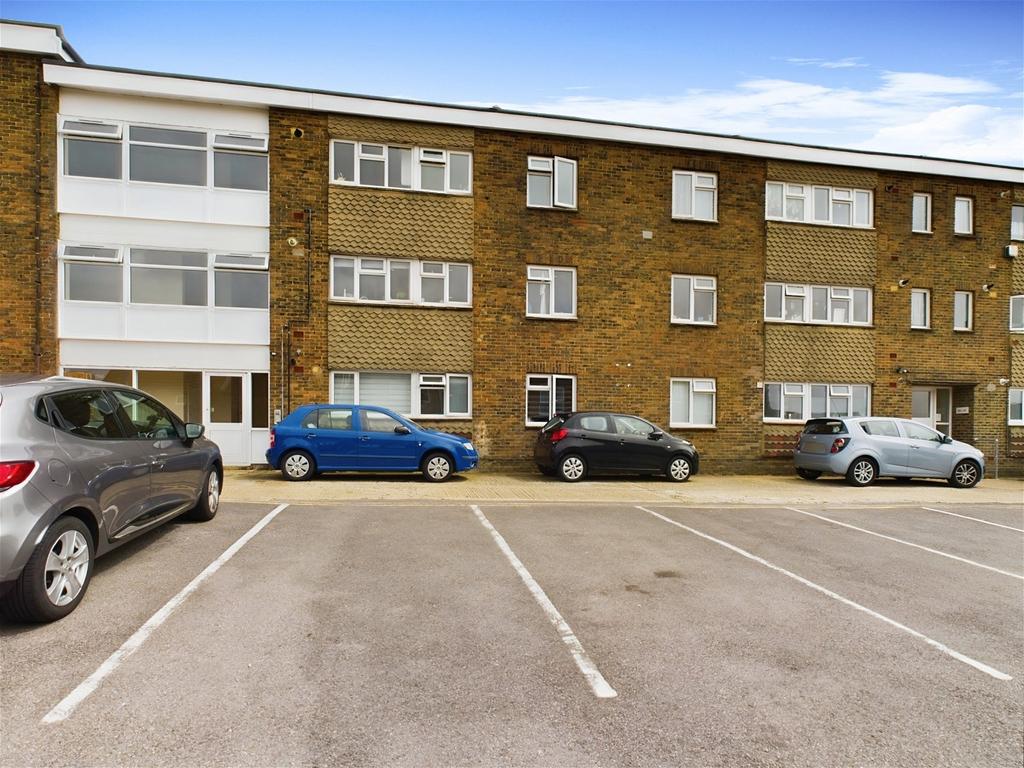 Cokeham Road, Sompting 1 bed flat £160,000