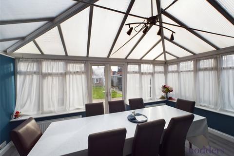 10 Caselden Close, Addlestone, KT15 1PS
