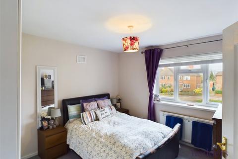 10 Caselden Close, Addlestone, KT15 1PS