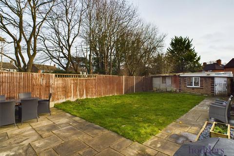 10 Caselden Close, Addlestone, KT15 1PS