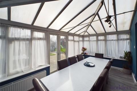 10 Caselden Close, Addlestone, KT15 1PS