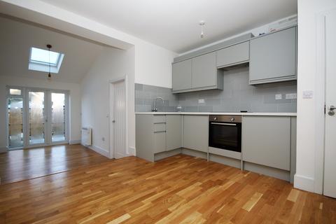 1 bedroom ground floor flat for sale, Ground Floor Flat, 38  Crabtree Lane