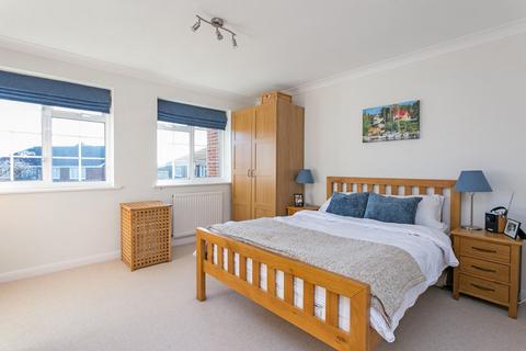 12 Balmoral, Maidenhead, SL6 6SU