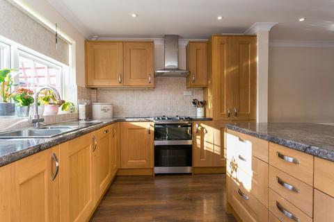 43 Cranbrook Drive, Maidenhead, SL6 6SA