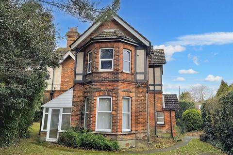 34 Wimborne Road, Bournemouth, BH3 7AD