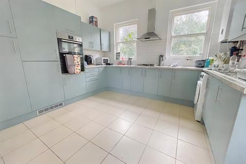 34 Wimborne Road, Bournemouth, BH3 7AD