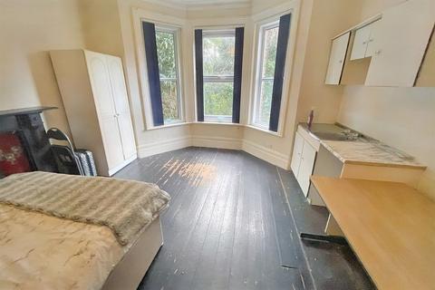 34 Wimborne Road, Bournemouth, BH3 7AD