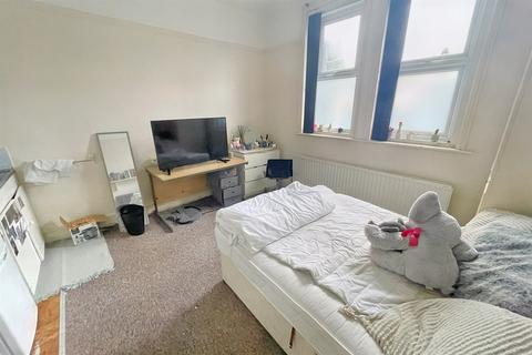 34 Wimborne Road, Bournemouth, BH3 7AD