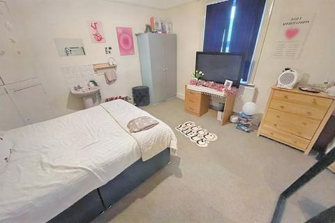 34 Wimborne Road, Bournemouth, BH3 7AD