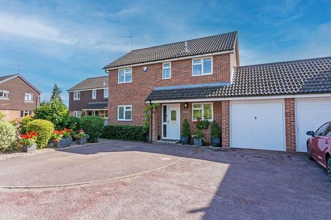 4 bedroom link detached house for sale, Springfield Park, Holyport, nr Maidenhead  SL6