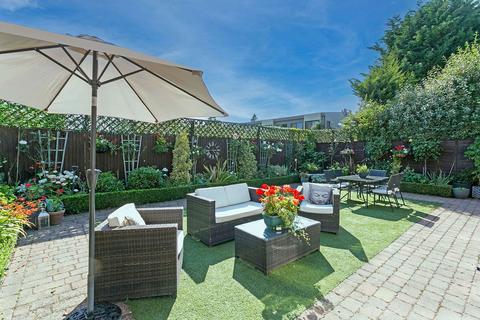 4 bedroom link detached house for sale, Springfield Park, Holyport, nr Maidenhead  SL6
