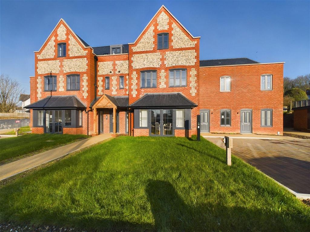 West Street, Sompting Village 2 bed apartment for sale £325,000