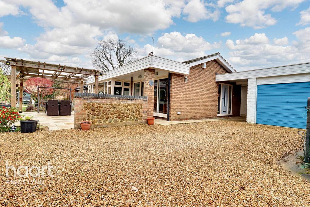 New Road, North Runcton 4 bed detached bungalow for sale £490,000
