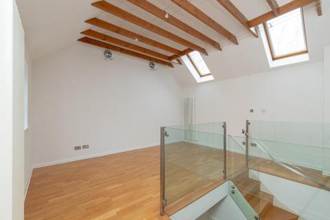 6 Cornwallis Place, Edinburgh, EH3 6NG