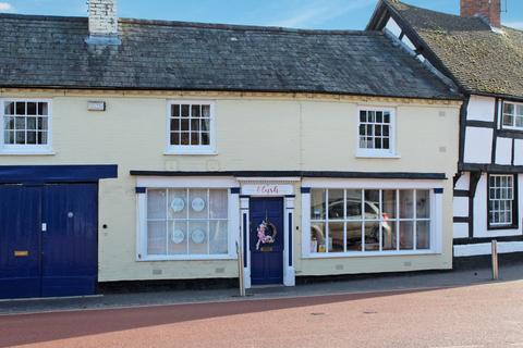 Property to rent, Market Square, Tenbury Wells, WR15