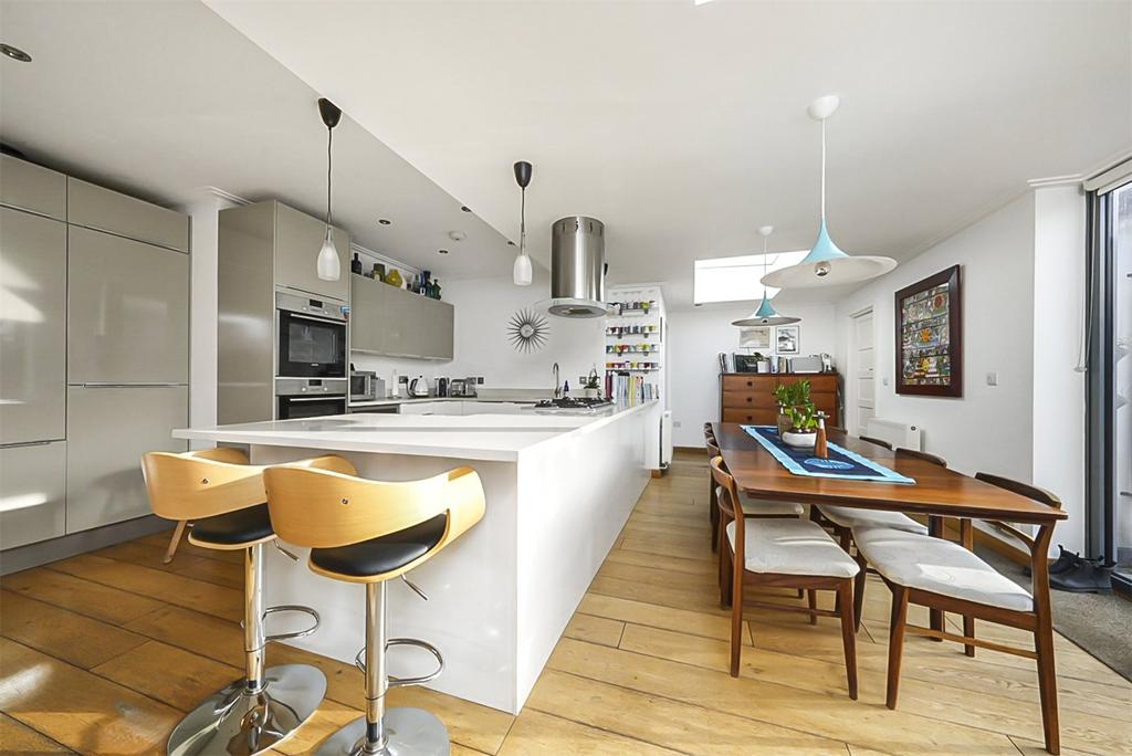 Kitchen/Dining Area