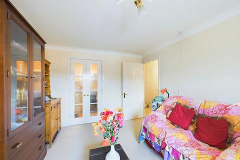 1 bedroom retirement property for sale, Highfield Court, Penfold Road, Worthing BN14 8PE