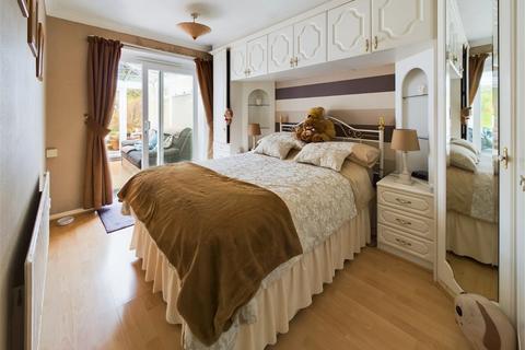 2 bedroom detached bungalow for sale - Slonk Hill Road, Shoreham by Sea