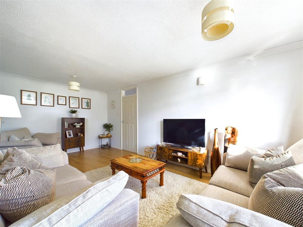 King Edward Avenue, Worthing BN14 8DR 2 bed flat for sale £225,000