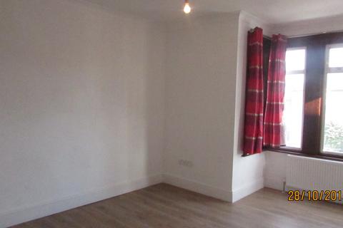 3 bedroom maisonette to rent - Aldborough Road South,  Ilford, IG3