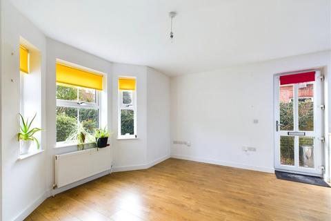 2 bedroom flat for sale - Winchester Road, Worthing BN11 4DH