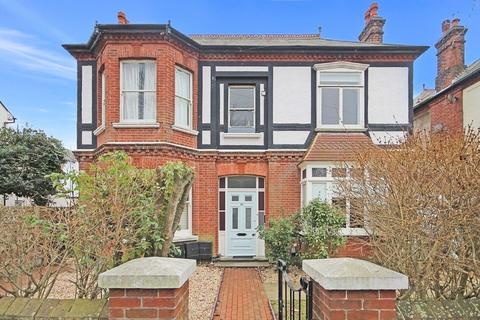 2 bedroom flat for sale, Winchester Road, Worthing BN11 4DH