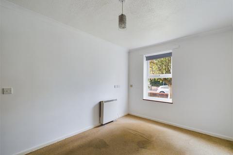 1 bedroom retirement property for sale, Gainsborough Lodge, South Farm Road, Worthing BN14 7ED