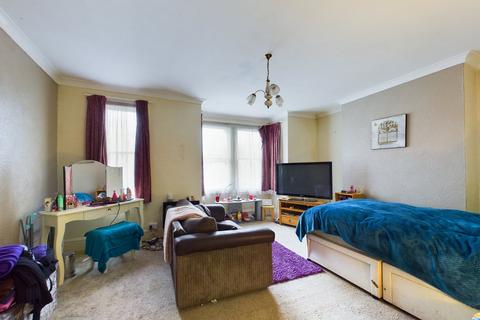 Studio for sale, Shakespeare Road, Worthing, BN11 4AT