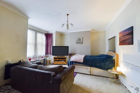 Studio for sale, Shakespeare Road, Worthing, BN11 4AT