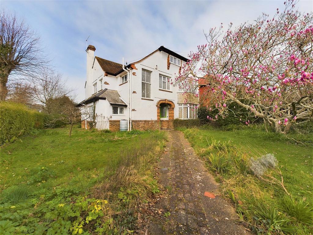 Buckingham Road, ShorehambySea 5 bed detached house for sale £900,000