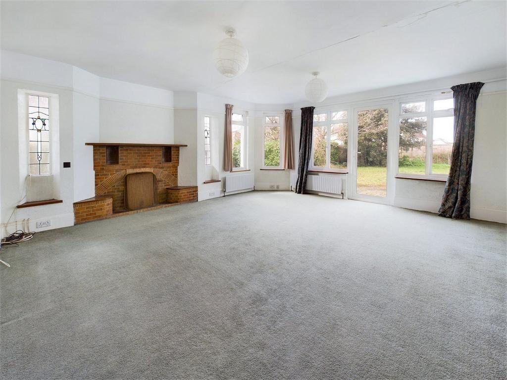 Buckingham Road, ShorehambySea 5 bed detached house for sale £900,000