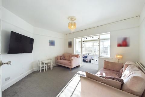2 bedroom flat for sale, Hailsham Road, Worthing, BN11 5PA