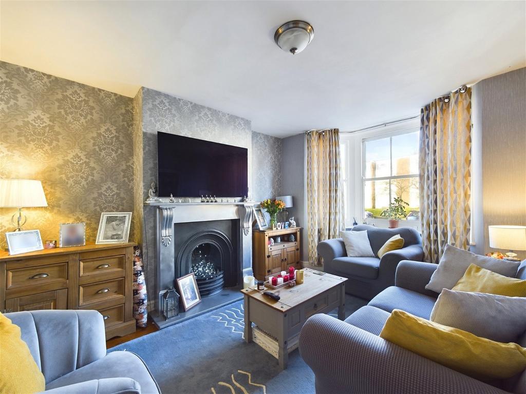Littlehampton Road, Worthing, BN13 2 bed terraced house for sale £350,000