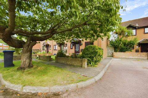 3 bedroom end of terrace house for sale, Little Pembrokes, Downview Road, Worthing, BN11