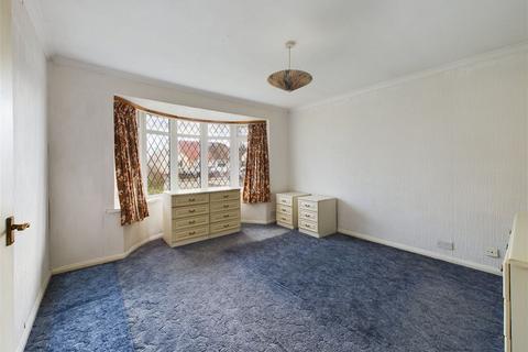 2 bedroom detached bungalow for sale, Strathmore Road, Worthing