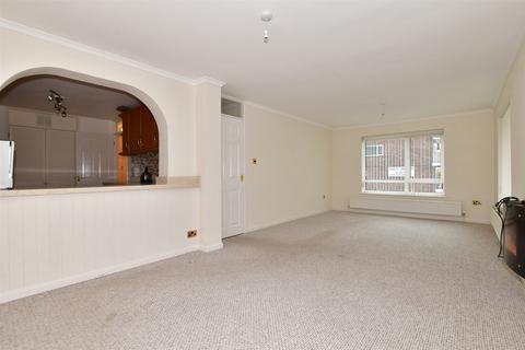 2 bedroom flat for sale, Romney Way, Hythe, Kent