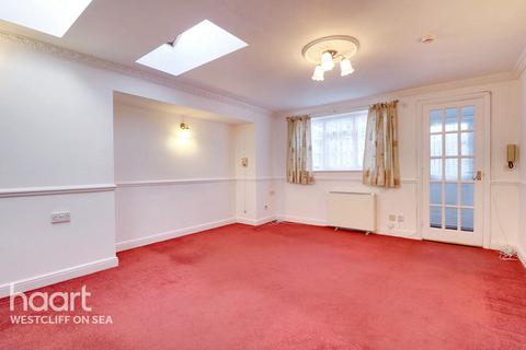 1 bedroom bungalow for sale, Cambridge Road, Southend-On-Sea