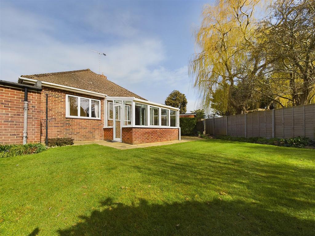 Elm Park, Ferring BN12 3 bed detached bungalow for sale £450,000