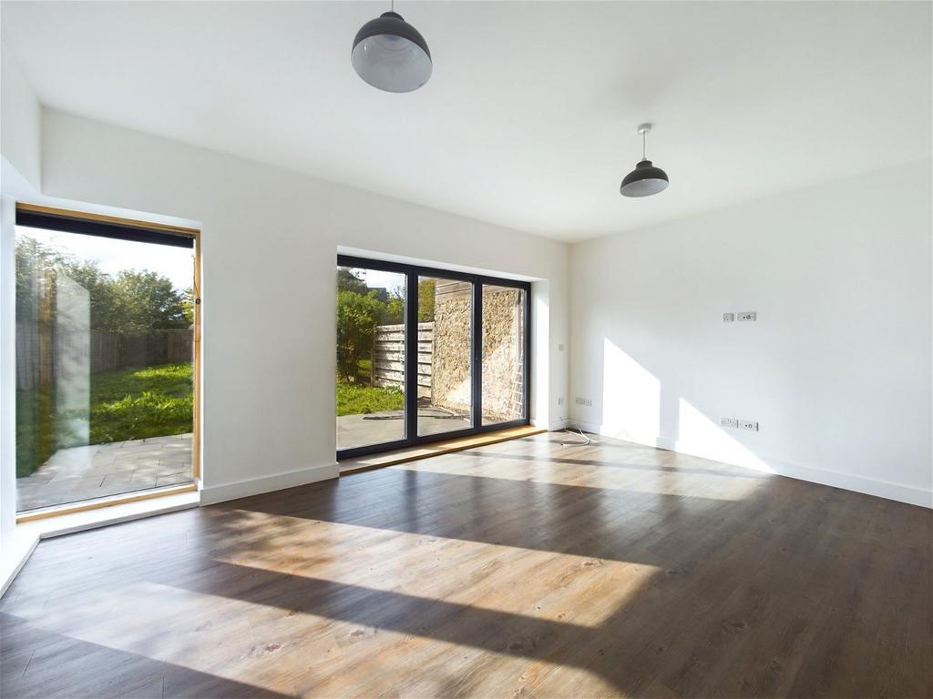 Fulbeck Avenue, Worthing, BN13 4 bed semidetached house for sale £