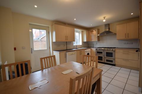 5 bedroom house to rent, Dragon Road, Hatfield AL10