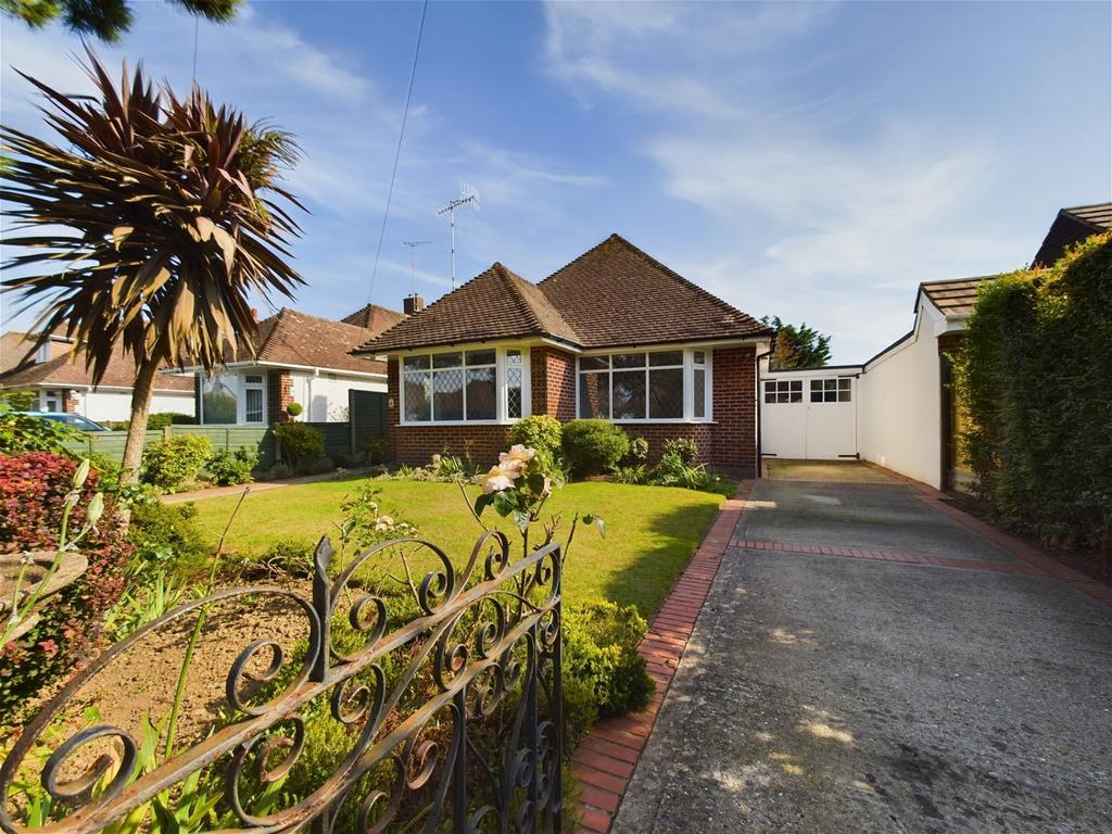 Green Park, Ferring, BN12 3 bed detached bungalow for sale £575,000