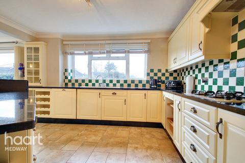 25 Weavering Close, Rochester, ME2 4RQ