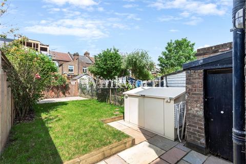 127 Roslyn Road, London, N15 5JB