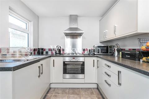 127 Roslyn Road, London, N15 5JB